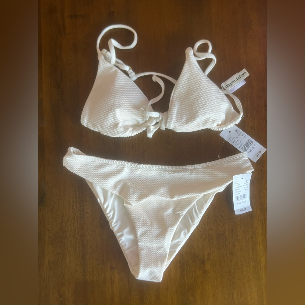 NWT Dippin’ Daisy’s Off White Textured Bikini Set